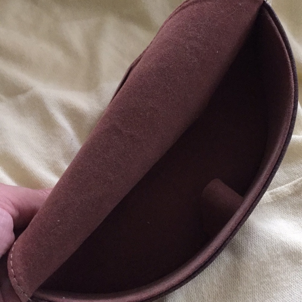 Brown Distressed Leather Sunglass Case - Picture 3 of 5